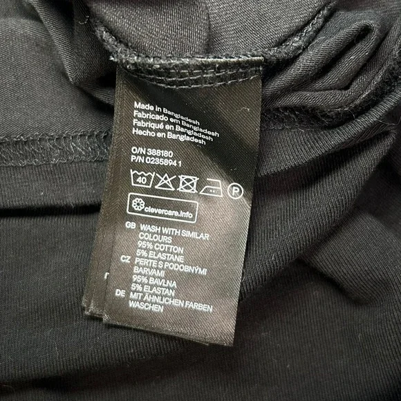 H&M Divided Black Long Sleeve Crop Top XS Basic Minimalist - Picture 4 of 4